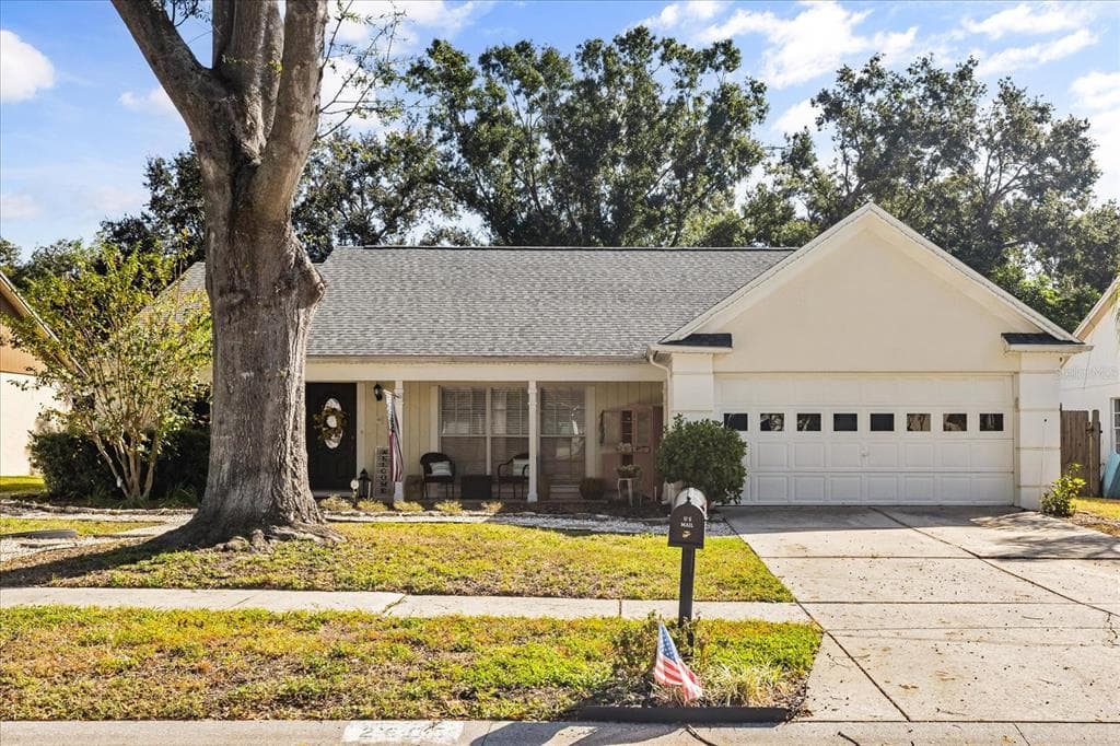 2605 BERRYVINE PLACE VALRICO, FL 33596