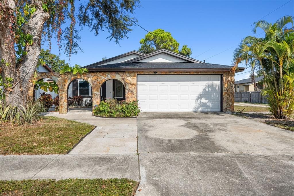 10187 122ND AVENUE LARGO, FL 33773