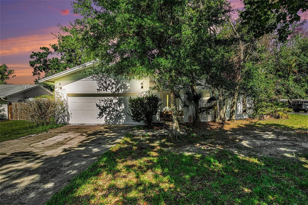 801 LAMONT PLACE TEMPLE TERRACE, FL 33617