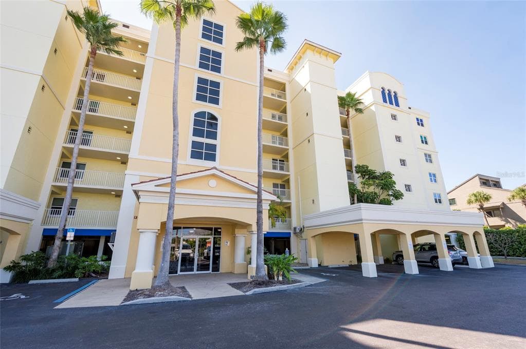 16750 GULF BOULEVARD UNIT 214 NORTH REDINGTON BEACH, FL 33708