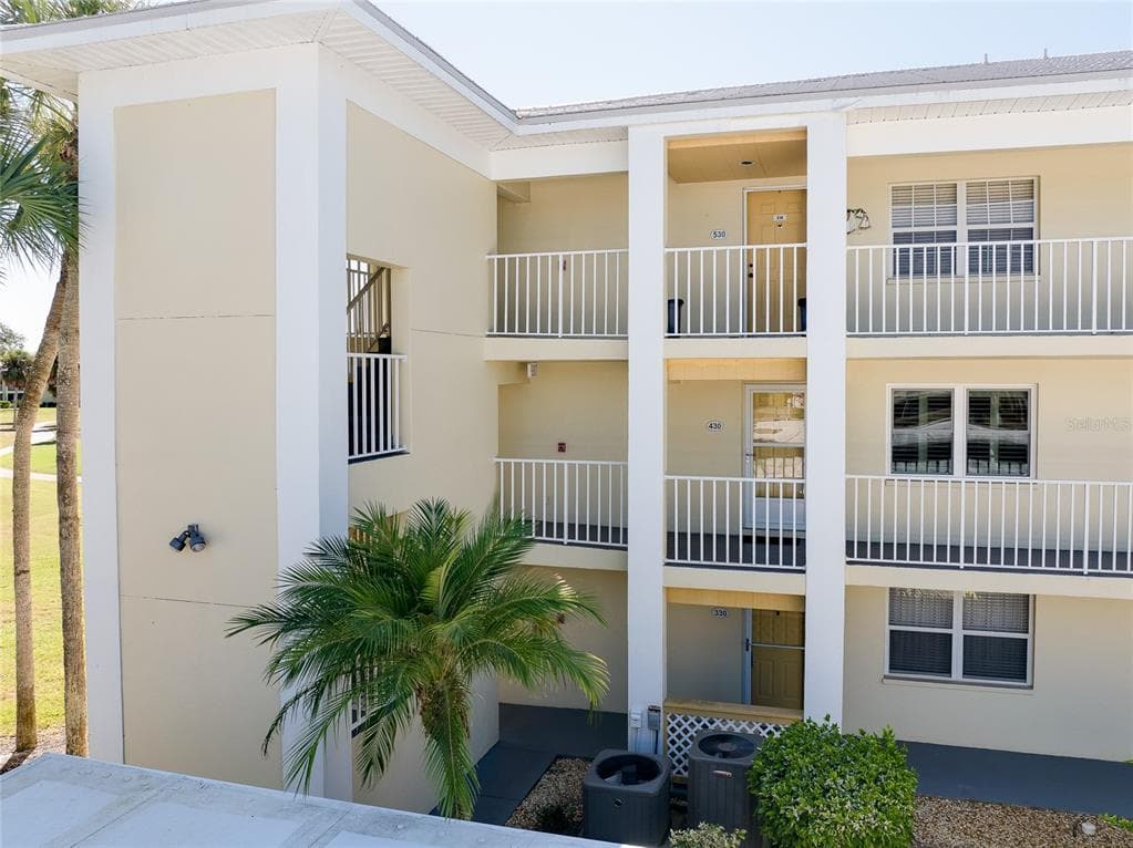 433 CERROMAR LANE UNIT 430 VENICE, FL 34293