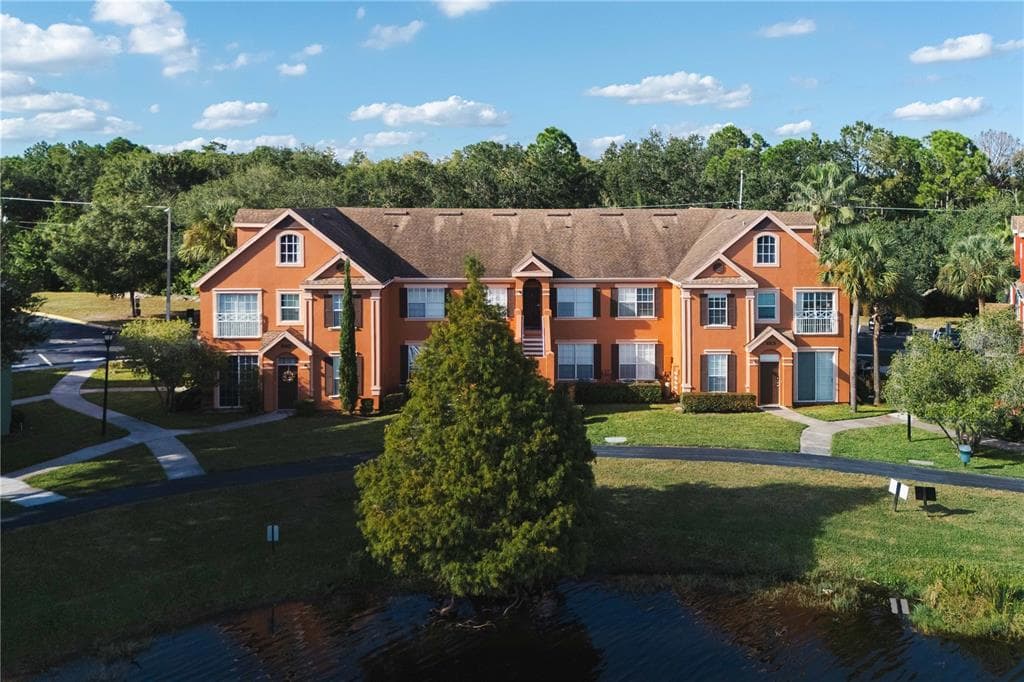 9260 LAKE CHASE ISLAND WAY TAMPA, FL 33626