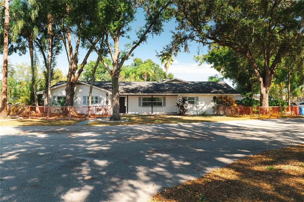 15509 CASEY ROAD TAMPA, FL 33624
