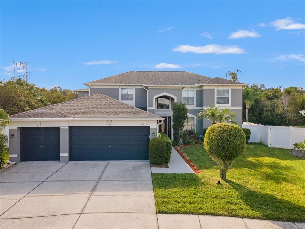 26932 SEA BREEZE WAY WESLEY CHAPEL, FL 33544