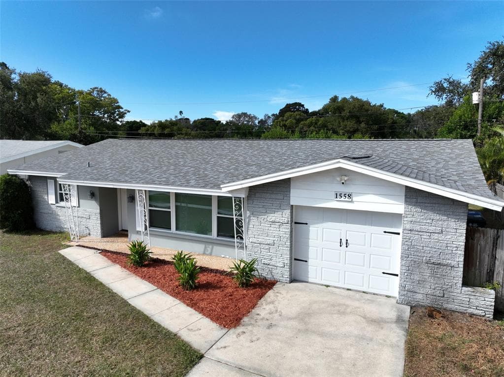 1558 S LAKE AVENUE CLEARWATER, FL 33756