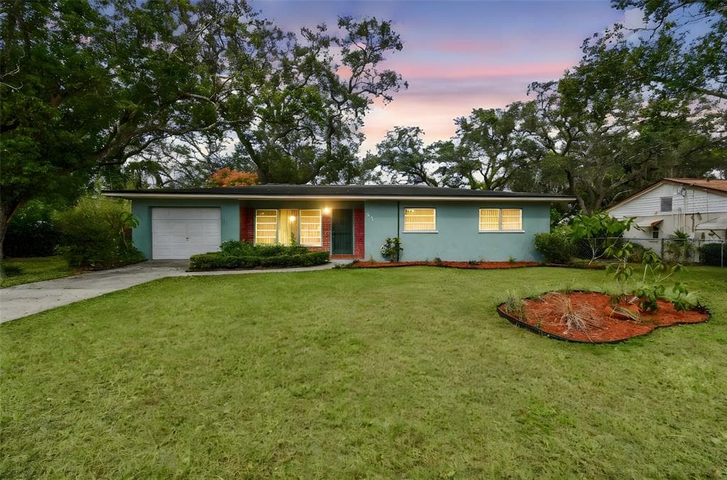 1411 W MEADOWBROOK AVENUE TAMPA, FL 33612