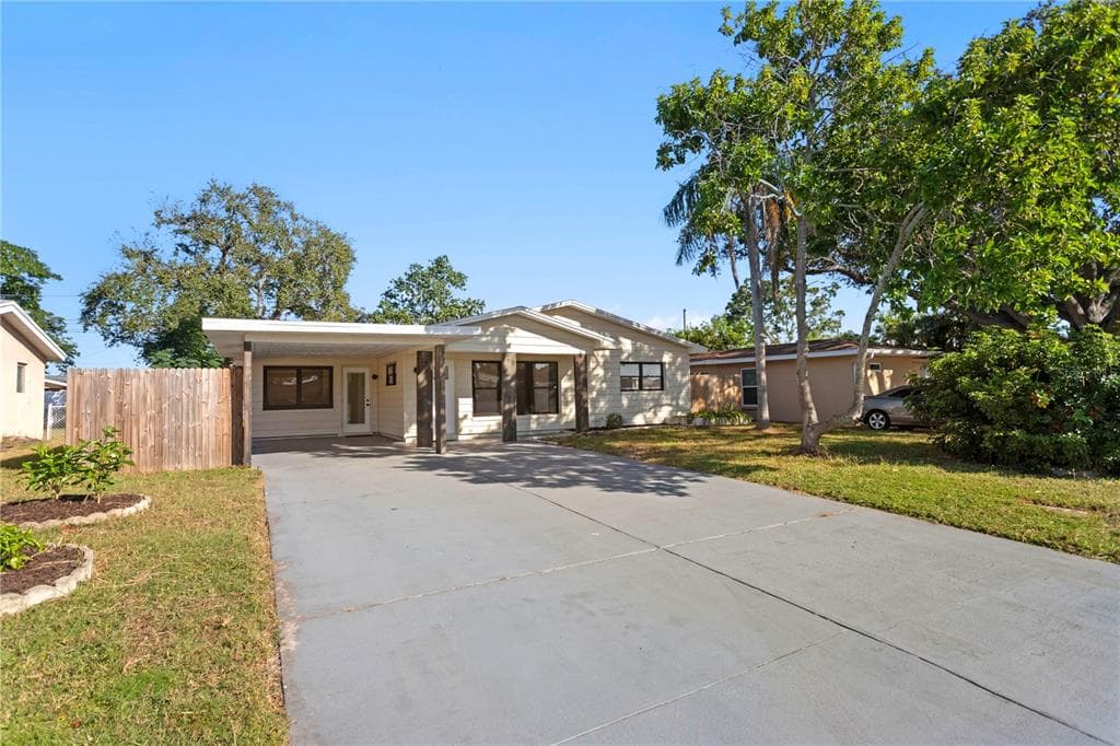 10685 109TH STREET LARGO, FL 33778