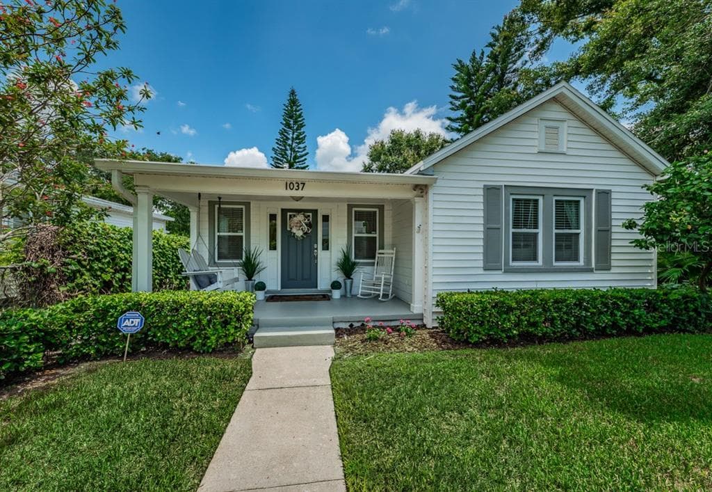 1037 18TH AVENUE N ST PETERSBURG, FL 33704