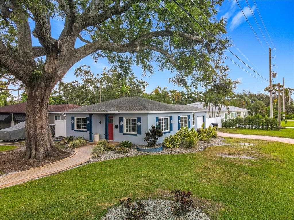 3201 MELTON STREET N ST PETERSBURG, FL 33703