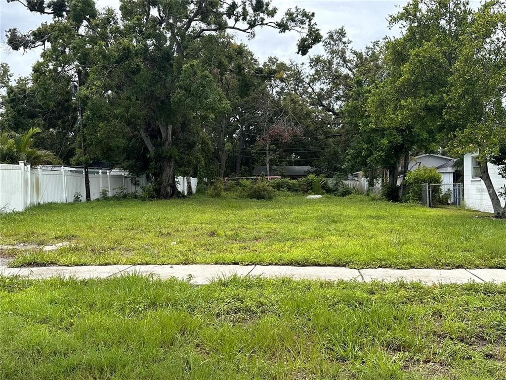 8056 28TH AVENUE N ST PETERSBURG, FL 33710