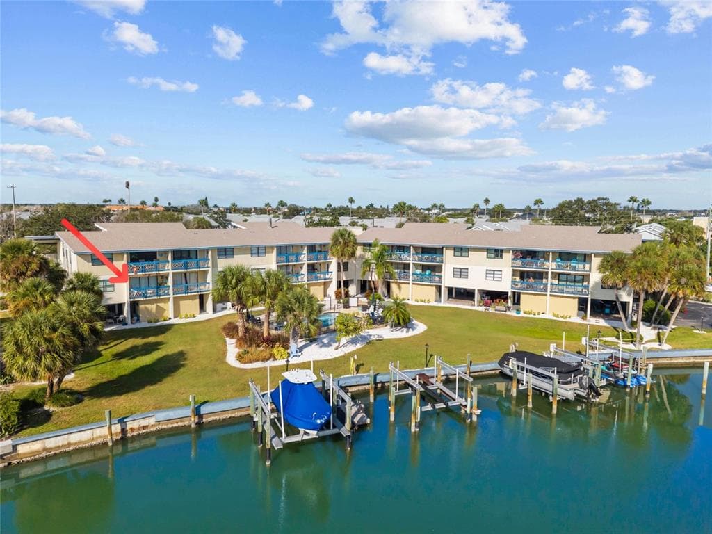 11650 CAPRI CIRCLE S UNIT 108 TREASURE ISLAND, FL 33706
