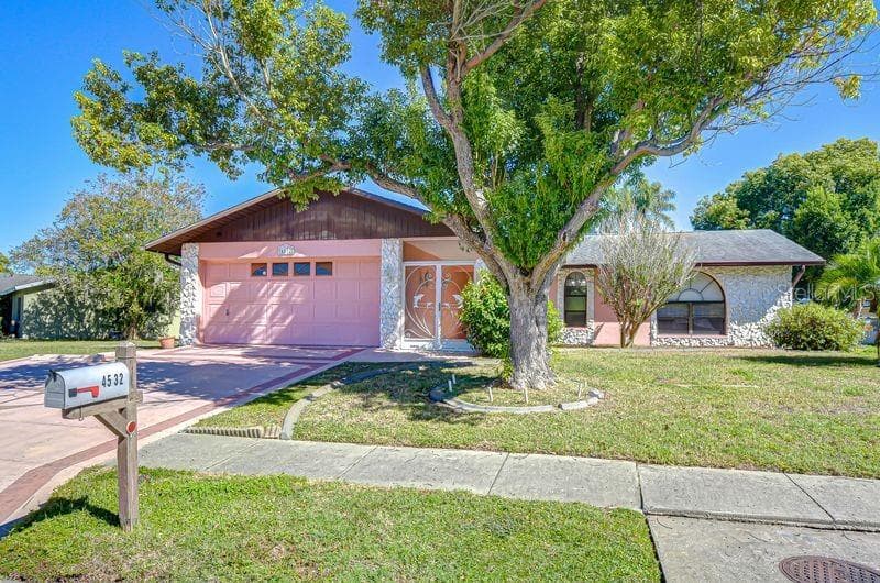 4532 WHITETAIL LANE NEW PORT RICHEY, FL 34653