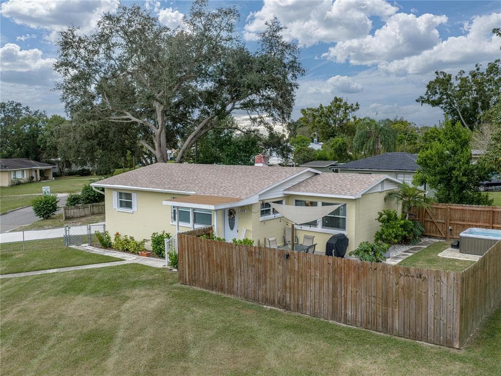 228 AZALEA STREET LAKELAND, FL 33803