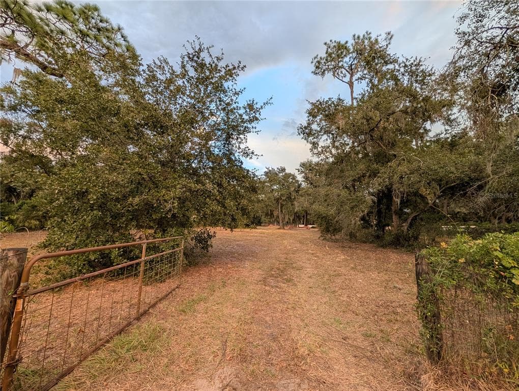 6916 CORONET ROAD LAKELAND, FL 33811