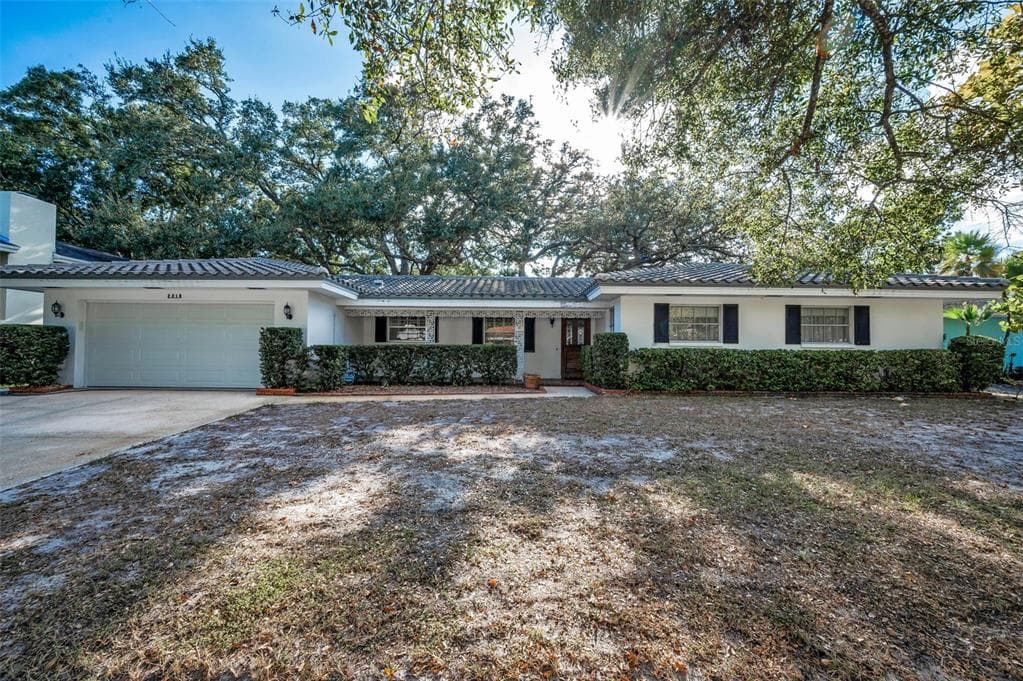 2218 HENNESEN DRIVE CLEARWATER, FL 33764