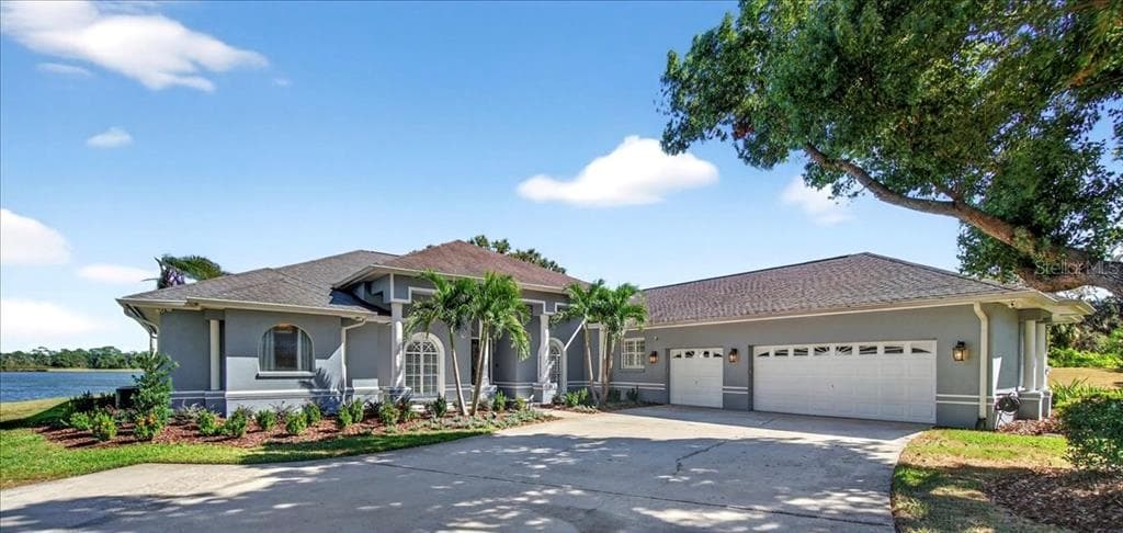 2800 CYPRESS COURT
