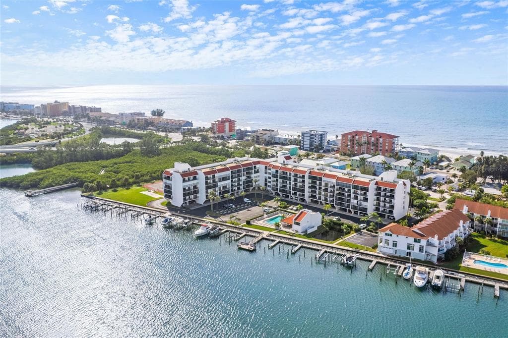 19111 VISTA BAY DRIVE UNIT 212 INDIAN SHORES, FL 33785