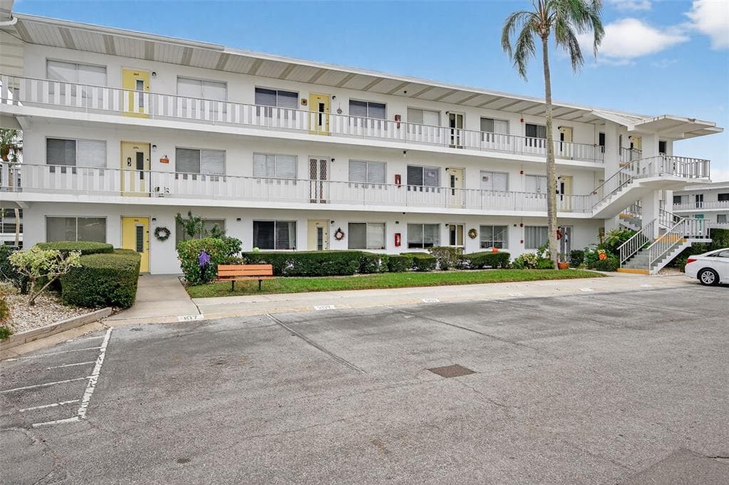 11100 86TH AVENUE UNIT 108 SEMINOLE, FL 33772