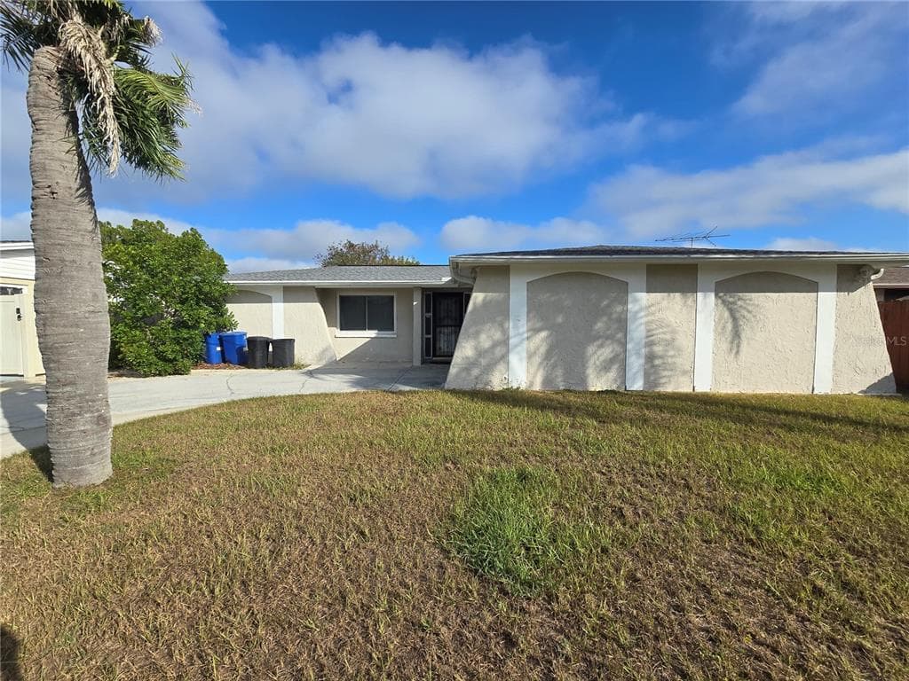 5701 ELENA DRIVE HOLIDAY, FL 34690