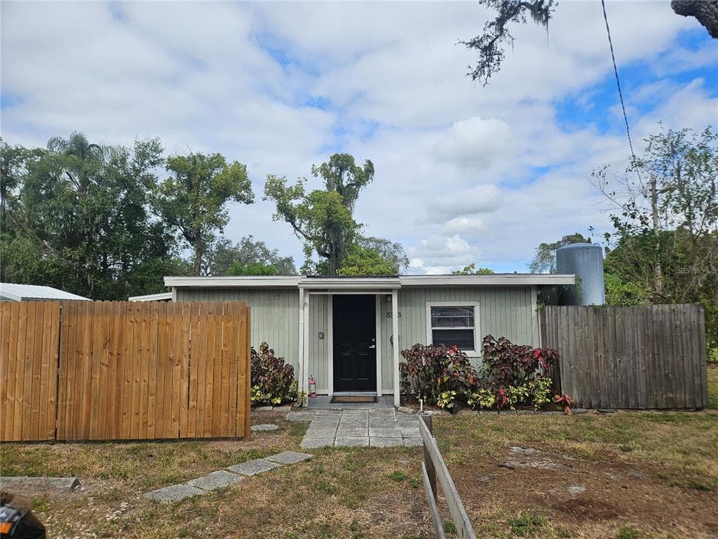 5314 OAKWOOD COURT UNIT 27 TAMPA, FL 33610