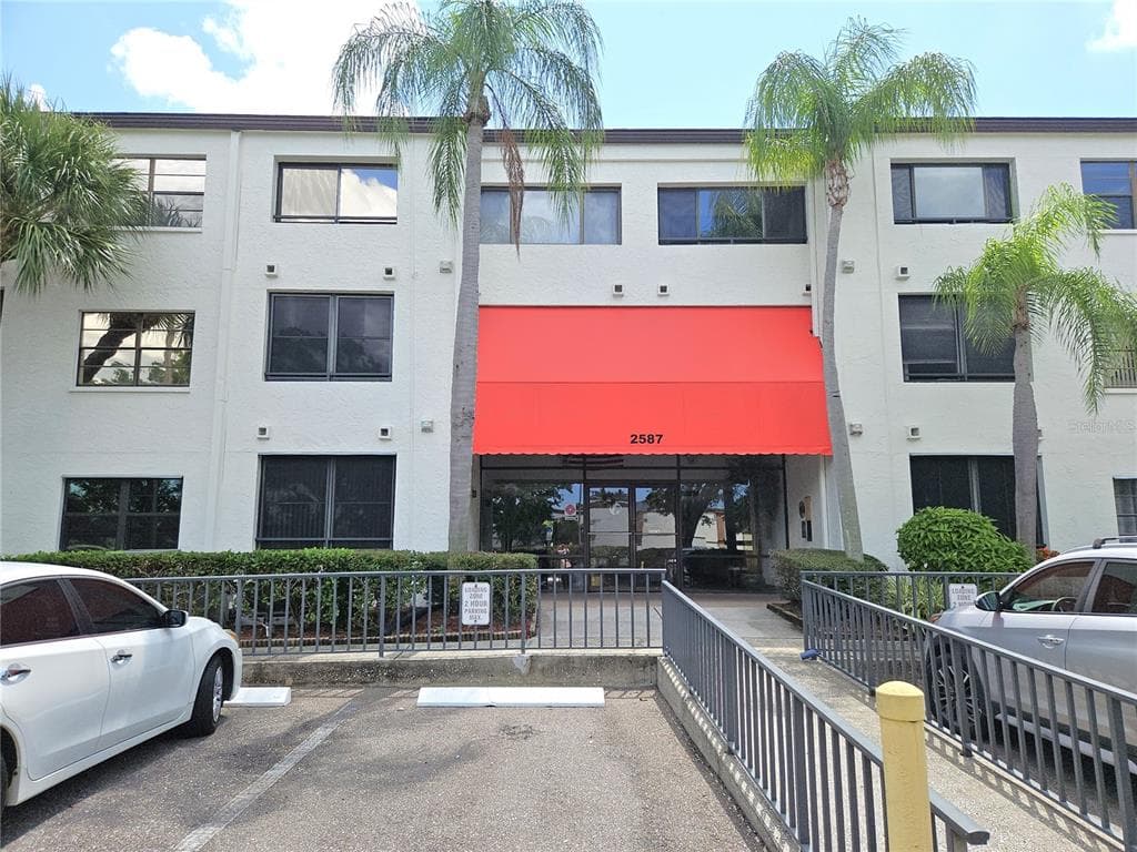 2587 COUNTRYSIDE BOULEVARD UNIT 6207 CLEARWATER, FL 33761