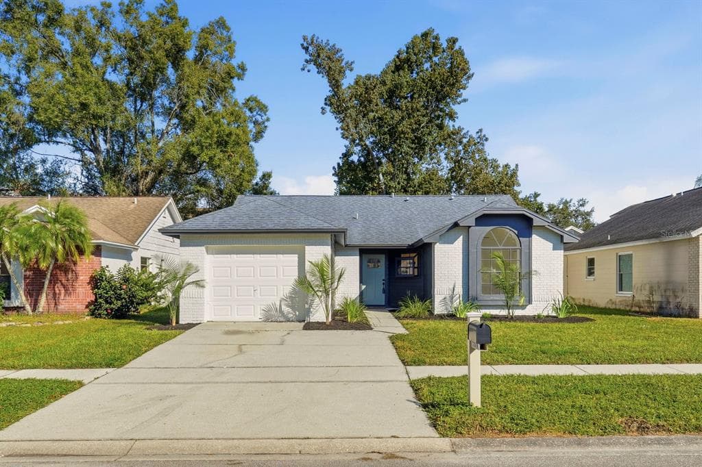 12717 DUNHILL DRIVE TAMPA, FL 33624