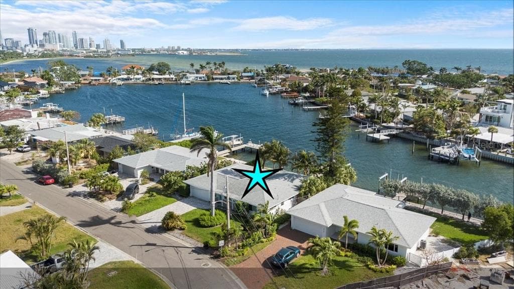 2540 S SHORE DRIVE SE ST PETERSBURG, FL 33705