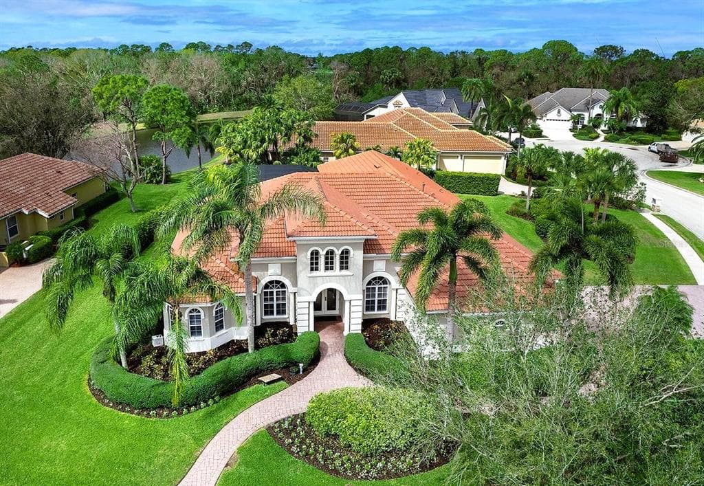 7934 ROYAL BIRKDALE CIRCLE LAKEWOOD RANCH, FL 34202