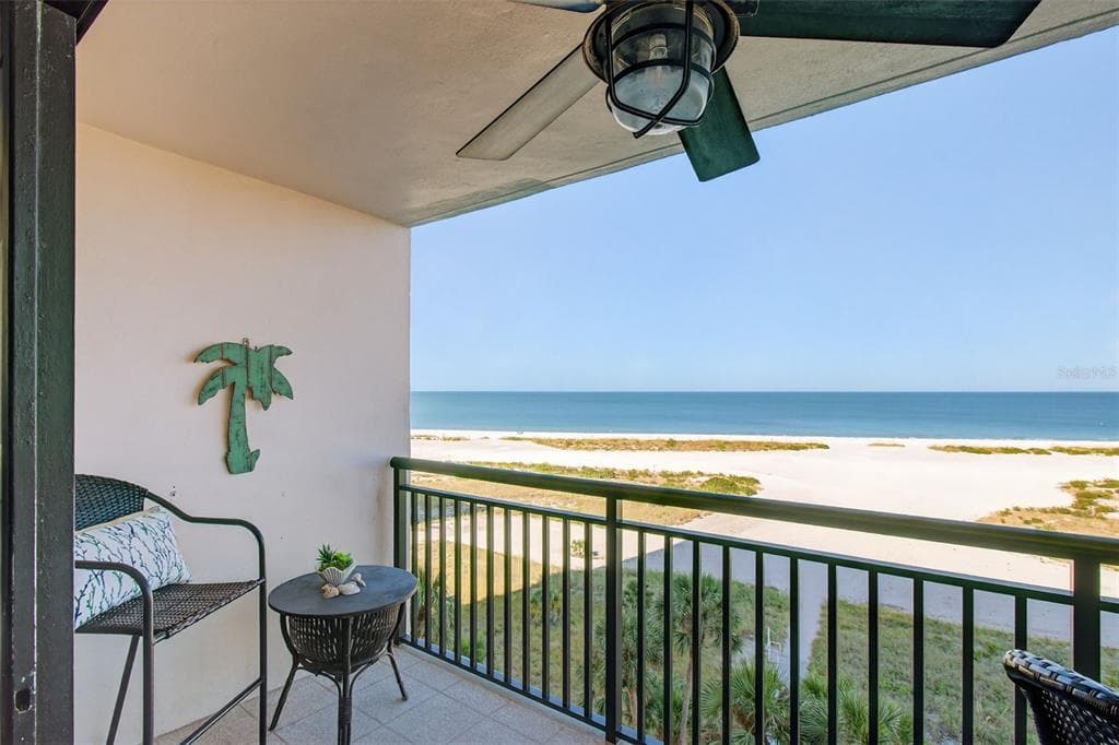 1270 GULF BOULEVARD UNIT 705 CLEARWATER BEACH, FL 33767
