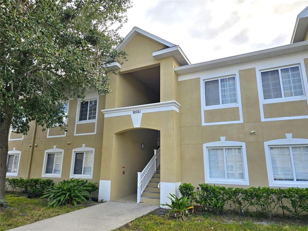 9521 NEWDALE WAY UNIT 101 RIVERVIEW, FL 33578