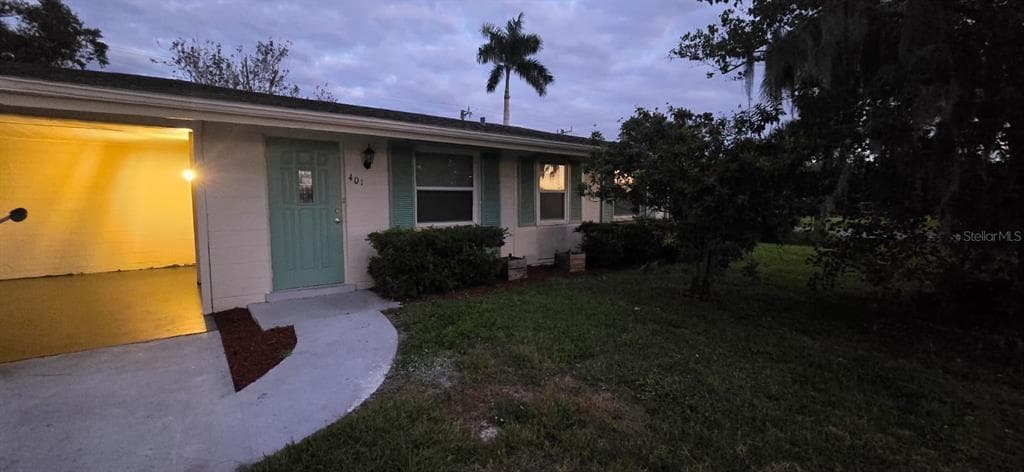 401 SKYLARK LANE NW PORT CHARLOTTE, FL 33952