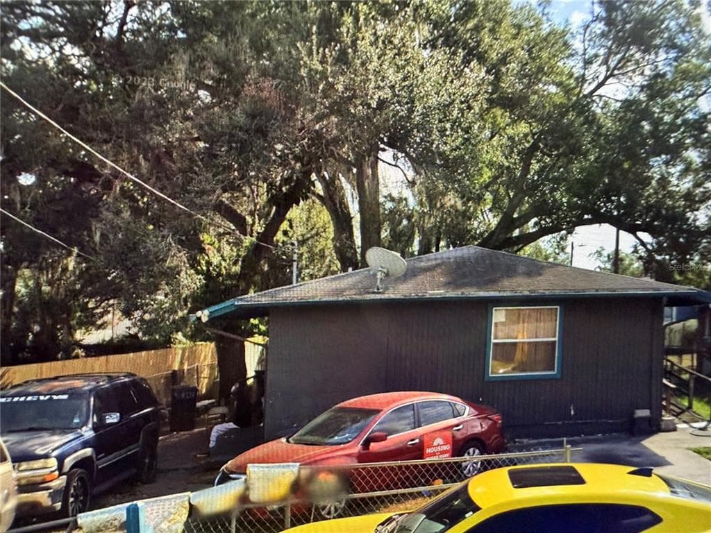 3307 E NORTH BAY STREET TAMPA, FL 33610