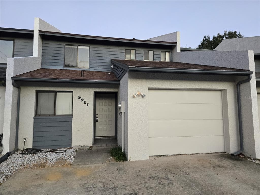 5911 IDLE FOREST PLACE TAMPA, FL 33614
