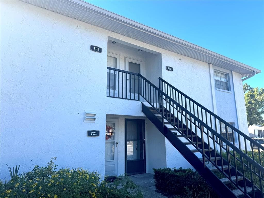 4508 S OAK DRIVE UNIT T22 TAMPA, FL 33611