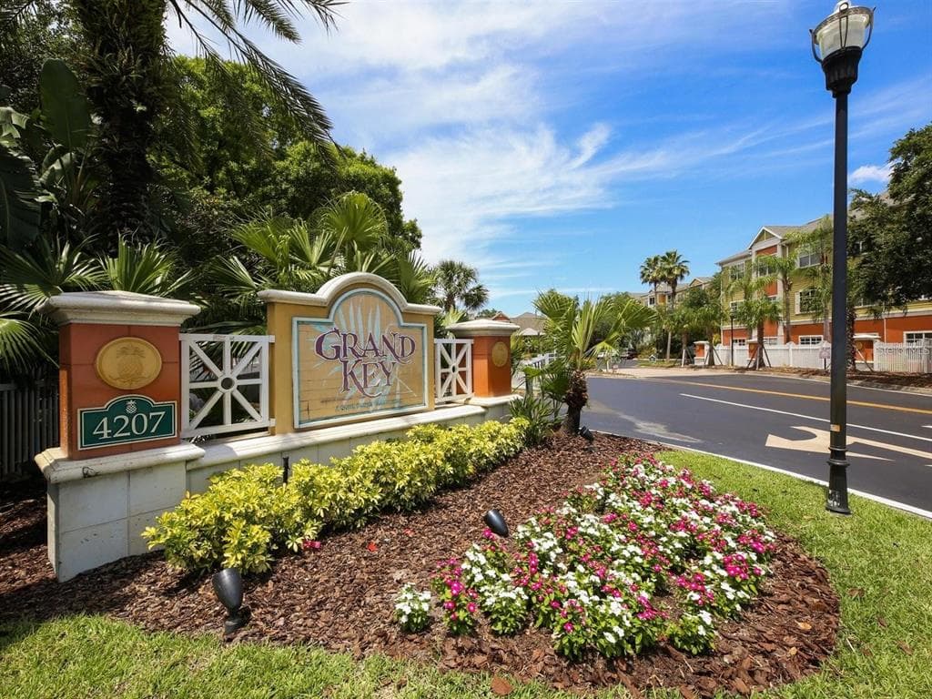 4207 S DALE MABRY HIGHWAY UNIT 9309 TAMPA, FL 33611