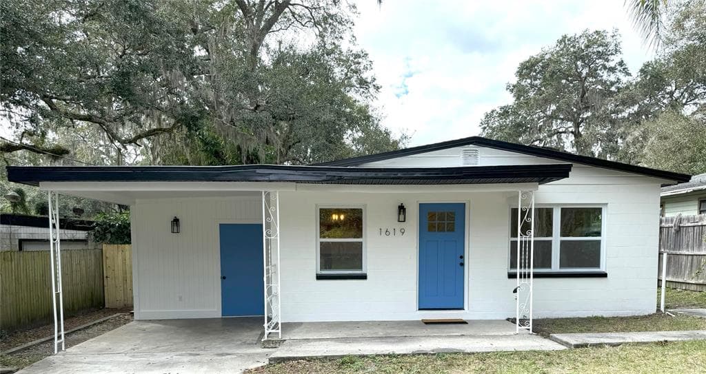 1619 E MARKS DRIVE TAMPA, FL 33604
