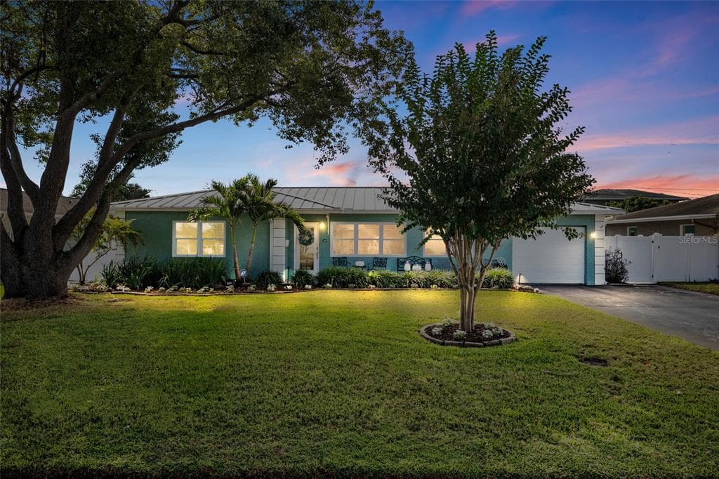 3862 26TH AVENUE N ST PETERSBURG, FL 33713