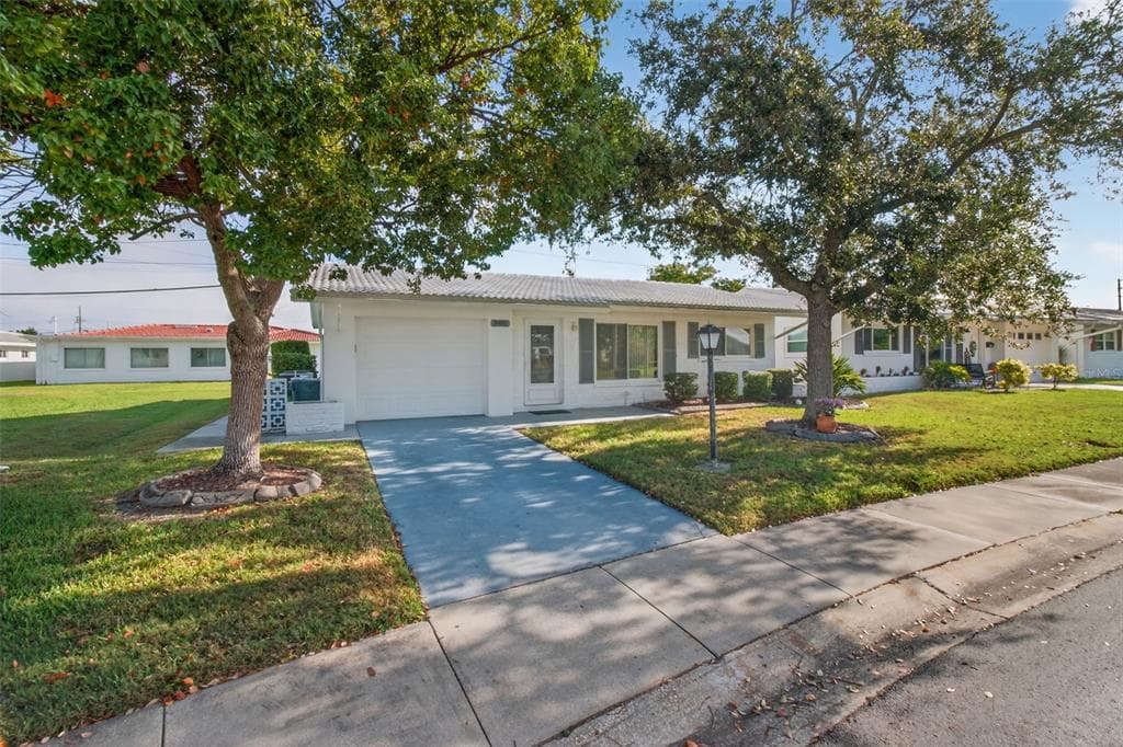 9481 45TH PLACE N UNIT 9481 PINELLAS PARK, FL 33782