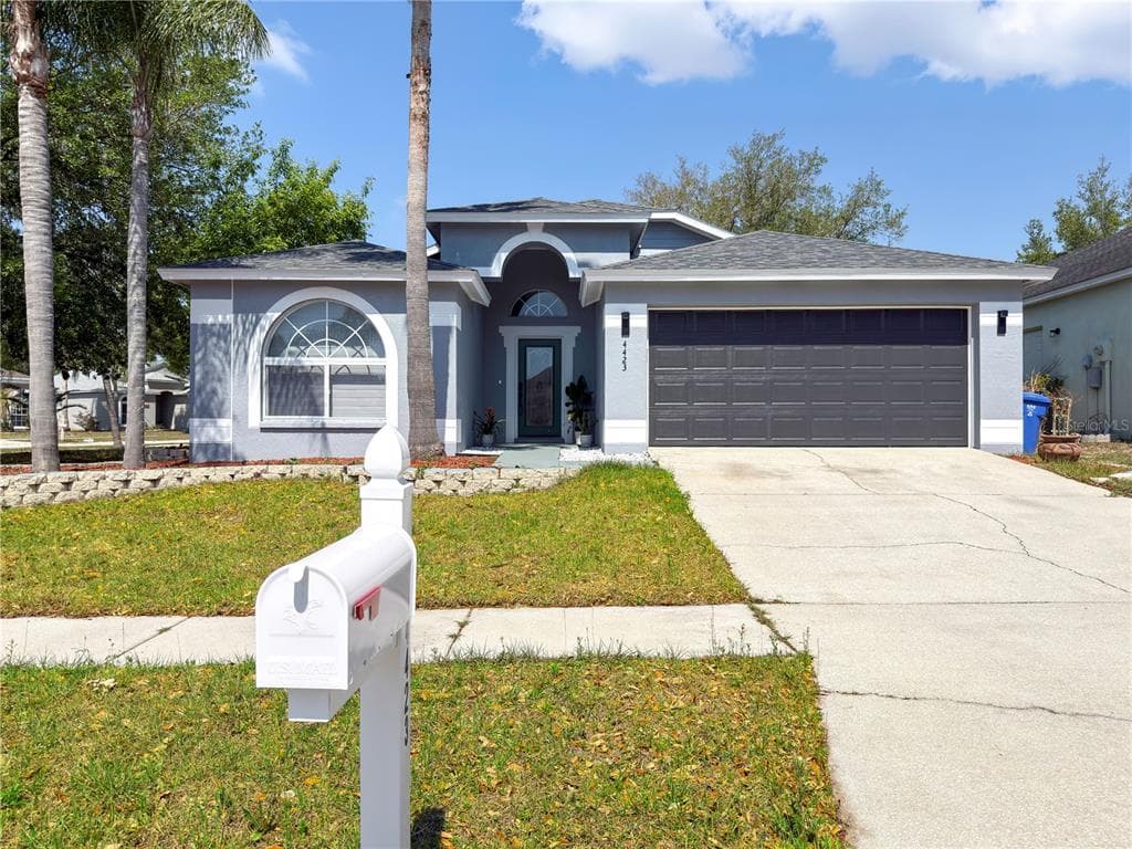 4423 HORSESHOE PICK LANE VALRICO, FL 33594