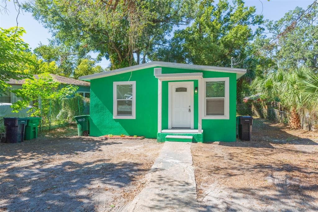 8204 N 10TH TAMPA, FL 33604