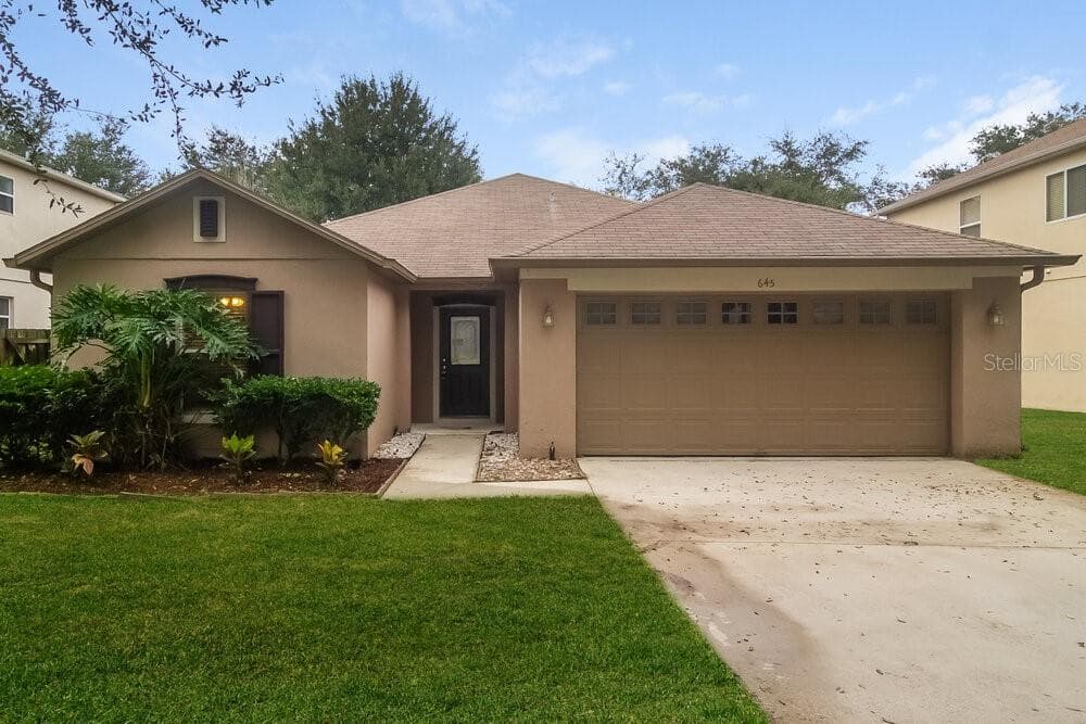 645 MAYA SUSAN LOOP APOPKA, FL 32712