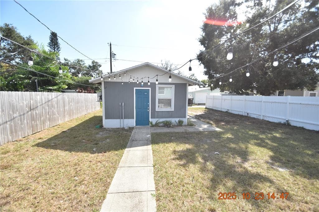 4520-1/2 BURLINGTON AVENUE N UNIT BACK ST PETERSBURG, FL 33713