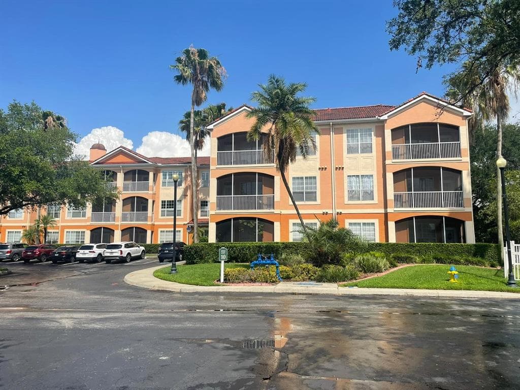 5000 CULBREATH KEY WAY UNIT 1-218 TAMPA, FL 33611