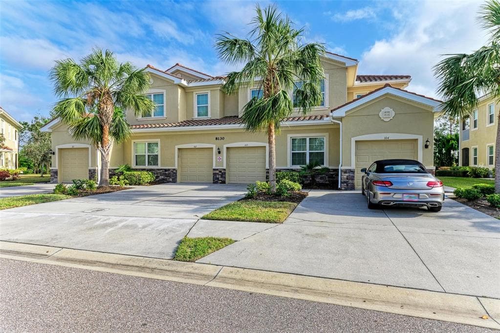 8130 ENCLAVE WAY UNIT 102 SARASOTA, FL 34243