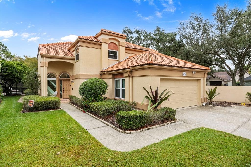 9338 FAIRWAY LAKES COURT TAMPA, FL 33647