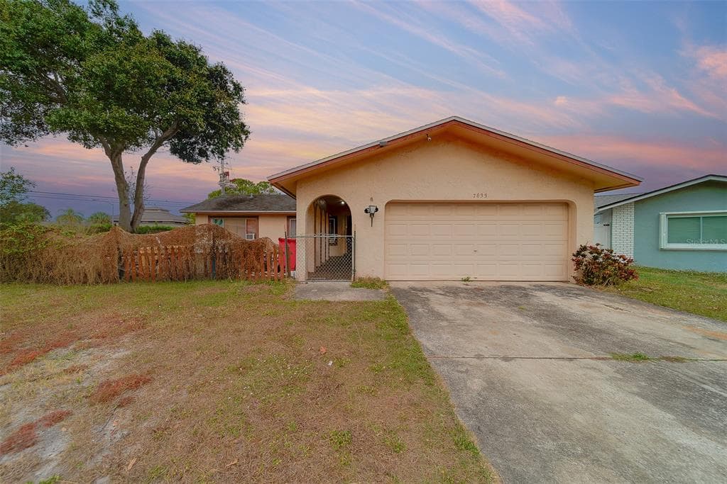 7833 BRISTOL COURT ST PETERSBURG, FL 33709