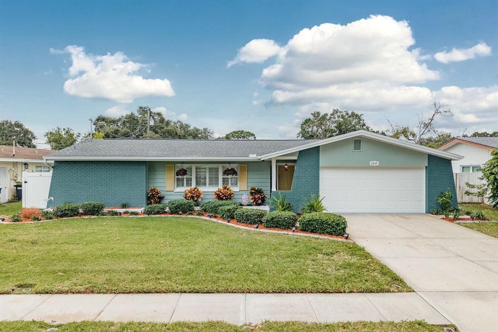 2445 GLENANN DRIVE CLEARWATER, FL 33764