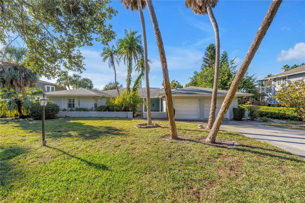 222 HARBOR VIEW LANE LARGO, FL 33770