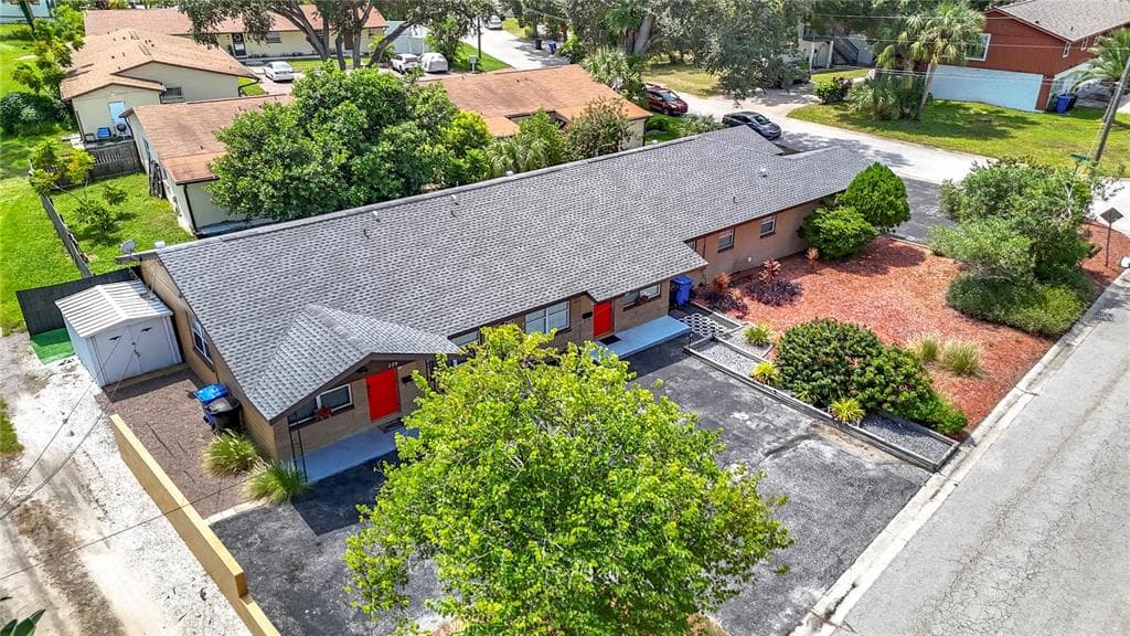 139 SE JEFFERSON CIRCLE N ST PETERSBURG, FL 33703