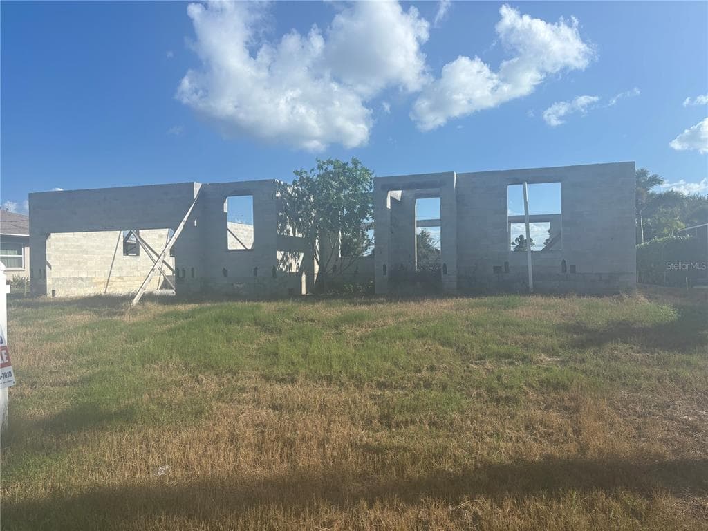 41 MARK TWAIN LANE ROTONDA WEST, FL 33947